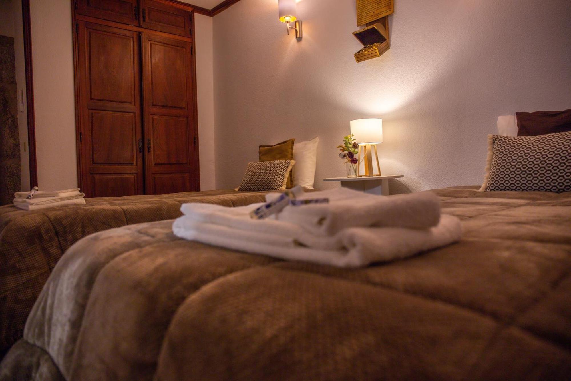 Villa Casa Da Cerca à Sortelha Extérieur photo